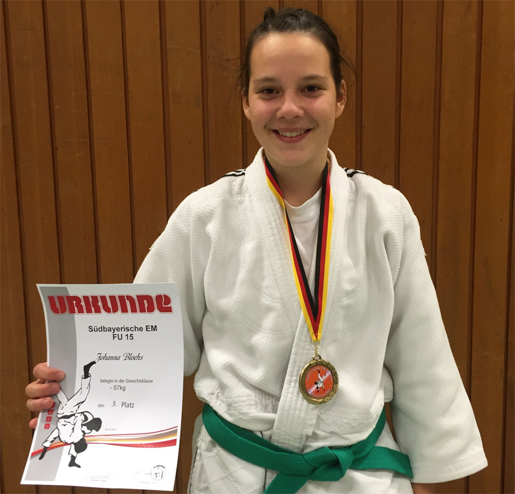 U15-Judoka auf Siegertreppchen