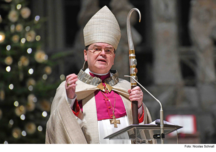 Bischof Bertram betet für die Corona-Opfer 