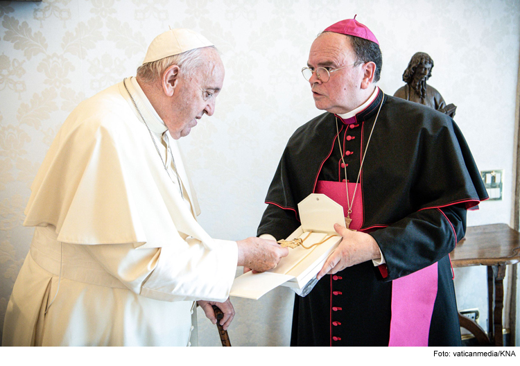 Bischof Bertram zur Audienz bei Papst Franziskus 