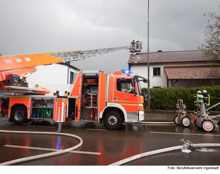 Nach Blitzeinschlag: Wohnhausbrand in Ingolstadt