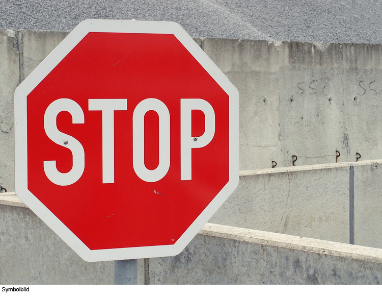 Stop-Schild übersehen